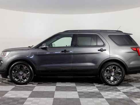 Used 2018 Ford Explorer Sport w/ Equipment Group 401A AWD/4WD image 3