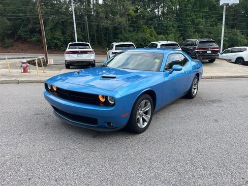 Used 2018 Dodge Challenger SXT w/ Blacktop Package RWD image 34