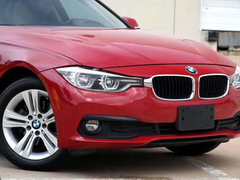 Used 2018 BMW 320i Sedan w/ Convenience Package RWD image 19