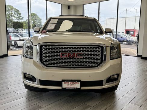 Used 2015 GMC Yukon Denali w/ Premium Package AWD/4WD image 2