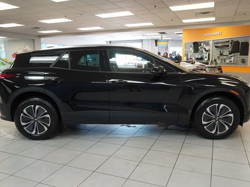 New 2025 Chevrolet Blazer EV LT AWD/4WD image 13
