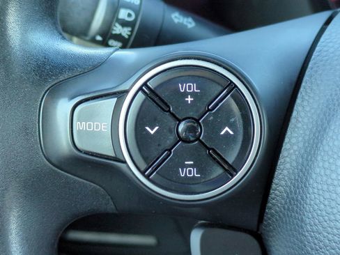 Used 2019 Kia Soul FWD image 11