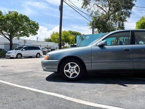 Used 1999 Toyota Avalon XLS FWD image 5