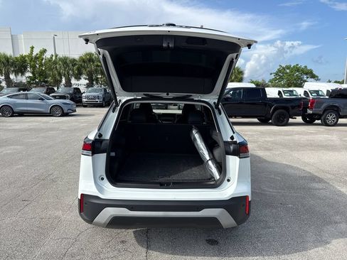 Used 2025 Volkswagen Tiguan SE FWD image 26
