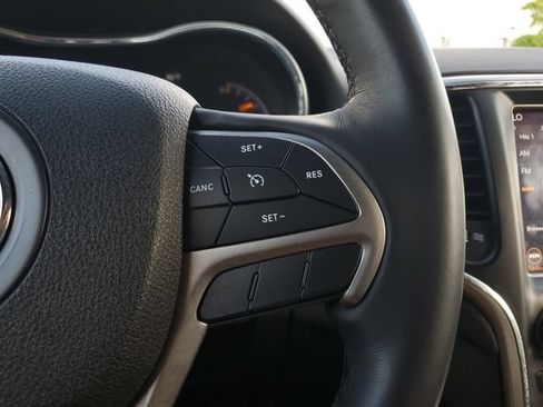Used 2018 Jeep Grand Cherokee Altitude RWD image 25