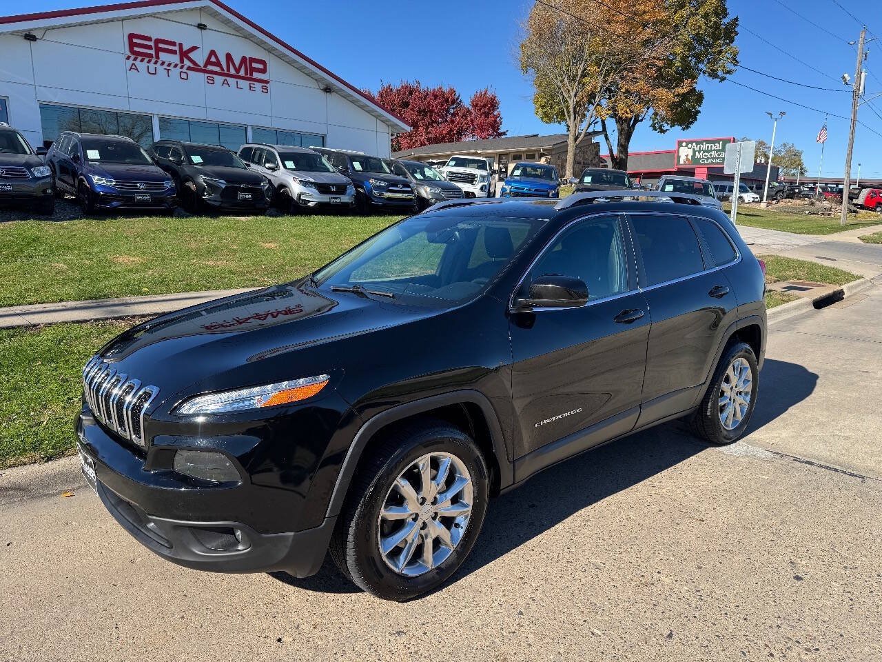 Used 2017 Jeep Cherokee Limited AWD/4WD image 1