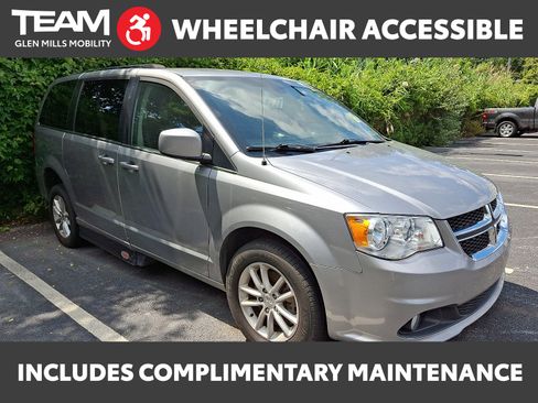 Used 2019 Dodge Grand Caravan SXT image 1