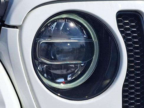 Certified 2022 Jeep Wrangler Unlimited Sahara image 9