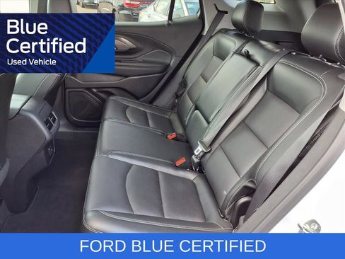 Used 2024 GMC Terrain SLT FWD image 25