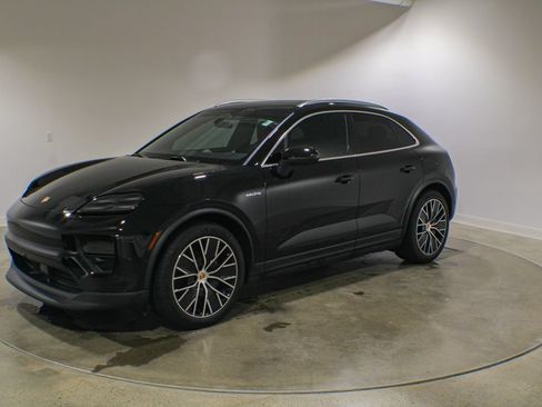 Used 2025 Porsche Macan 4S Electric AWD/4WD image 2