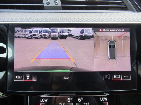 Used 2022 Audi e-tron S Prestige w/ Prestige Package image 10