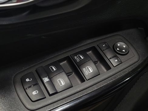 Used 2020 Jeep Cherokee Latitude Plus image 27