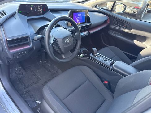Used 2024 Toyota Prius Prime SE image 8