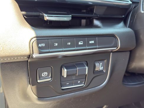 Used 2022 Cadillac Escalade ESV Sport AWD/4WD image 30