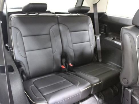 Used 2021 GMC Acadia Denali w/ Denali Technology Package AWD/4WD image 30