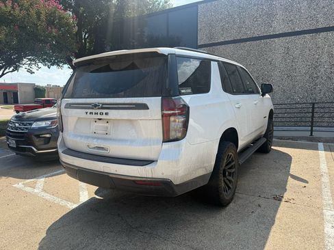 Used 2022 Chevrolet Tahoe Z71 w/ Luxury Package AWD/4WD image 3