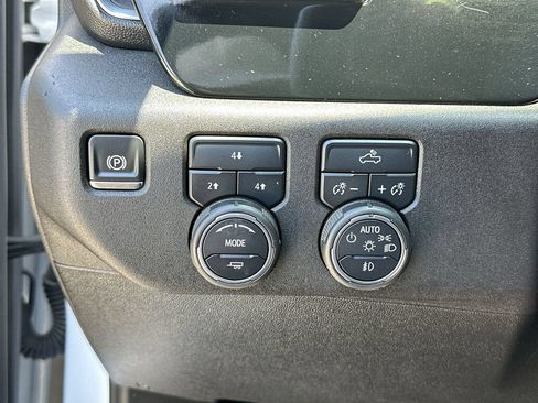 Used 2025 Chevrolet Silverado 2500 LT w/ Convenience Package AWD/4WD image 18