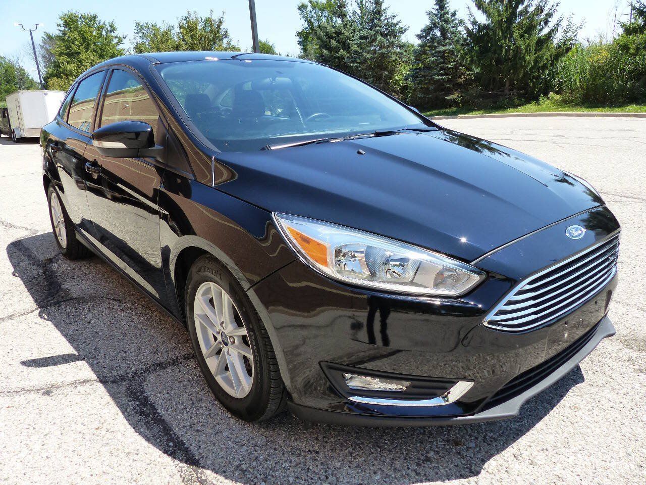 Used 2016 Ford Focus SE w/ SE Cold Weather Package FWD image 13
