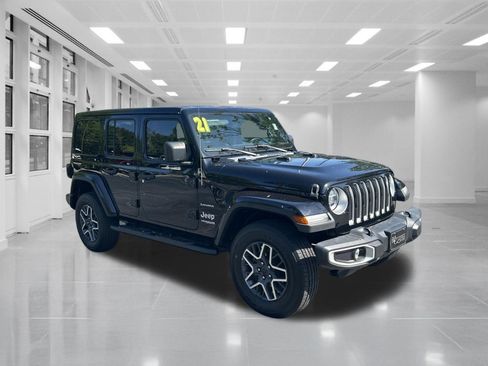 Used 2021 Jeep Wrangler Unlimited Sahara AWD/4WD image 3