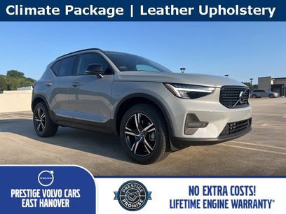 New 2026 Volvo XC40 B5 Core w/ Climate Package