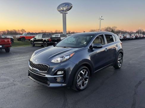 Used 2021 Kia Sportage EX image 4
