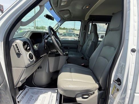 Used 2014 Ford E-250 and Econoline 250 Extended w/ Power Group image 17