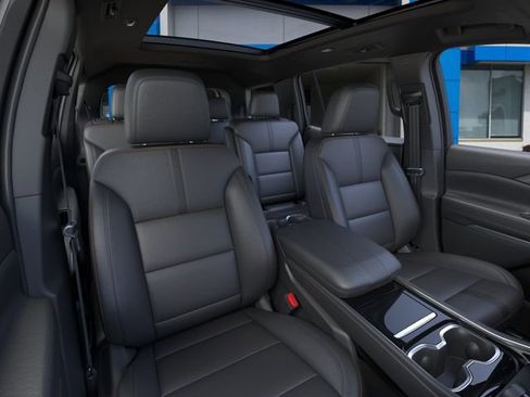 New 2026 Chevrolet Traverse High Country w/ LPO, Floor Liner Package AWD/4WD image 16