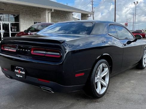 Used 2016 Dodge Challenger SXT w/ Super Sport Group (SS/T) RWD image 4