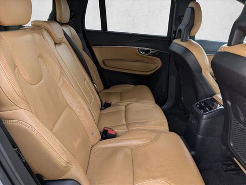 Used 2021 Volvo XC90 T8 Inscription w/ Advanced Package image 16