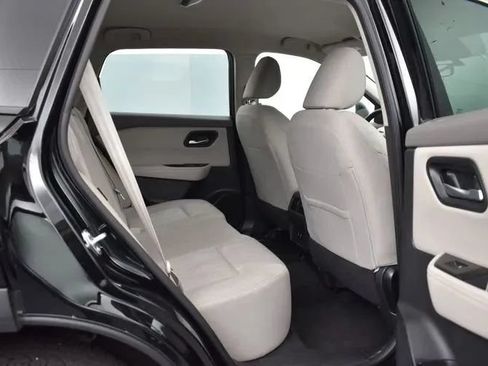 Used 2025 Nissan Rogue SV FWD image 18