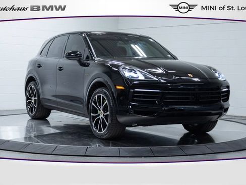 Used 2023 Porsche Cayenne Platinum Edition AWD/4WD image 1