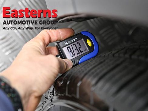 Used 2021 Mercedes-Benz GLB 250 4MATIC w/ Premium Package image 28