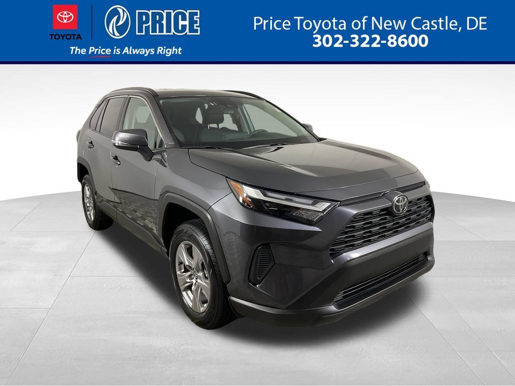 Used 2025 Toyota RAV4 XLE FWD image 1