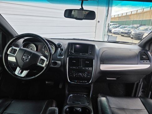 Used 2017 Dodge Grand Caravan GT FWD image 17