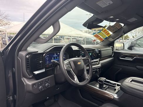 Used 2022 Chevrolet Silverado 1500 LT image 9