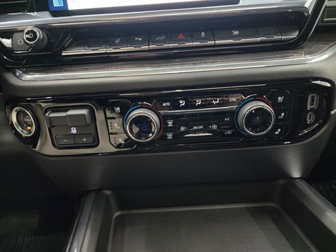 Used 2024 Chevrolet Silverado 2500 LTZ w/ LTZ Premium Package image 51