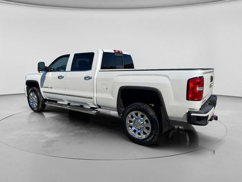 Used 2018 GMC Sierra 2500 Denali w/ Duramax Plus Package AWD/4WD image 3