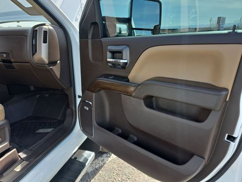 Used 2019 GMC Sierra 2500 Denali w/ Duramax Plus Package image 28