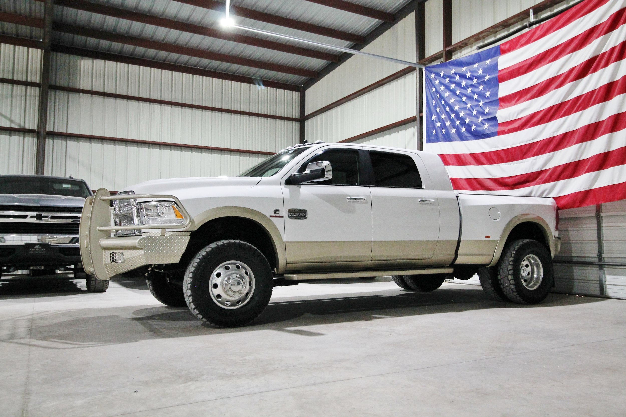 Used 2016 RAM 3500 Laramie Longhorn AWD/4WD image 4