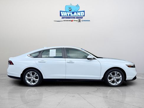 Certified 2023 Honda Accord LX image 6