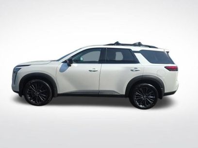 New 2026 Nissan Pathfinder SL w/ SL Premium Package