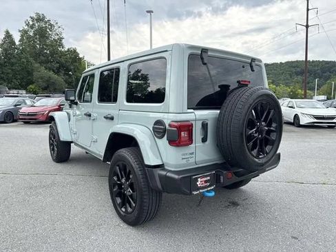 Used 2024 Jeep Wrangler Unlimited Sahara AWD/4WD image 7