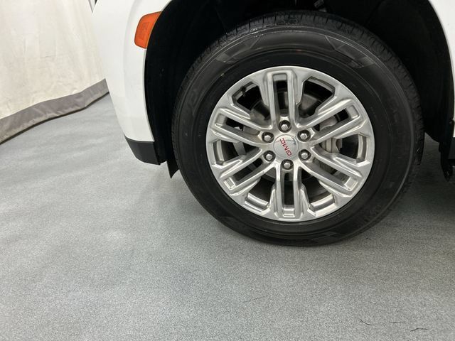 Used 2024 GMC Yukon XL SLT AWD/4WD image 5