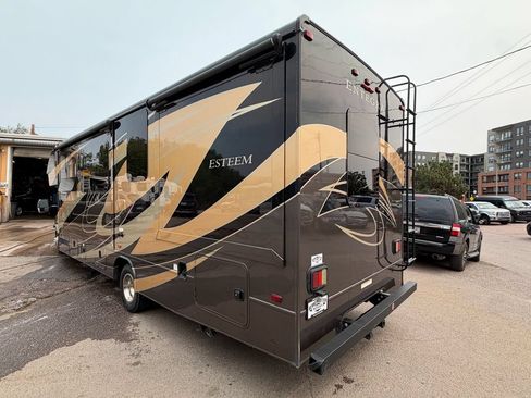 Used 2019 Ford E-450 and Econoline 450 Super Duty w/ Motorhome Prep Package RWD image 8