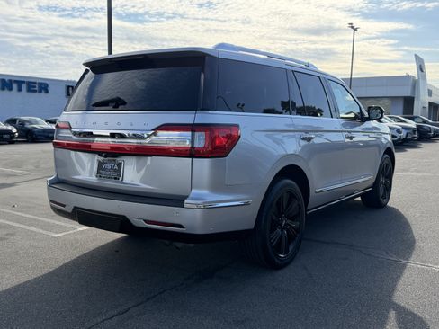 Used 2019 Lincoln Navigator Select w/ Technology Package RWD image 7