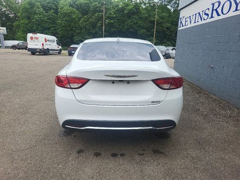 Used 2016 Chrysler 200 Limited FWD image 7