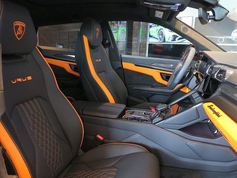 Used 2024 Lamborghini Urus S AWD/4WD image 29