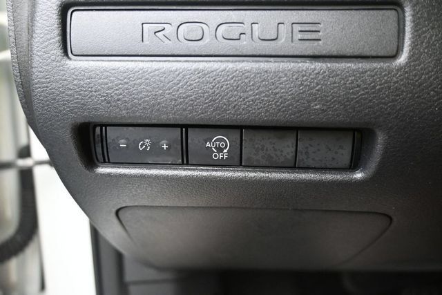 Used 2024 Nissan Rogue S AWD/4WD image 17