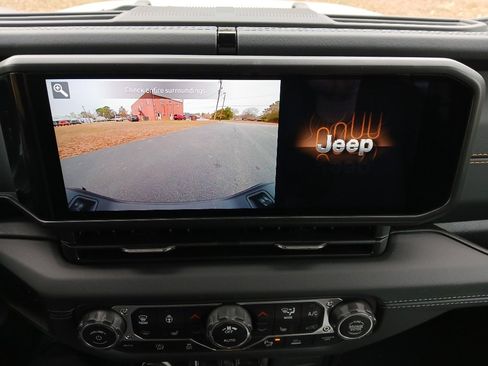 New 2025 Jeep Gladiator Sport image 39