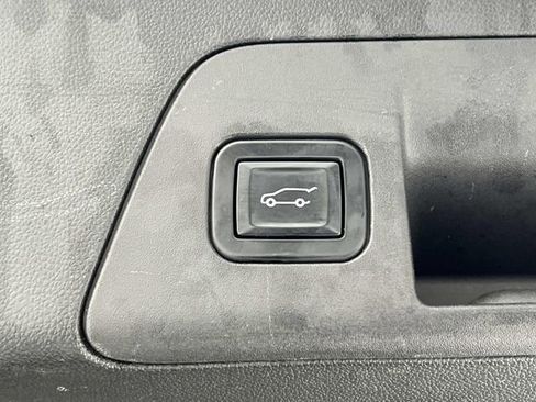 Used 2022 Buick Envision Essence w/ Technology Package I image 12